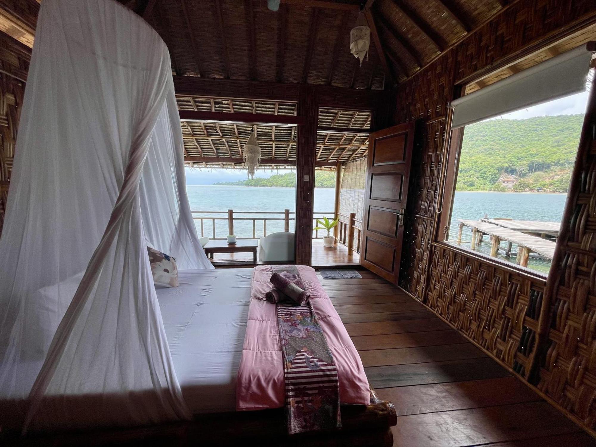 Floating Paradise Karimunjawa-Inseln Exterior foto