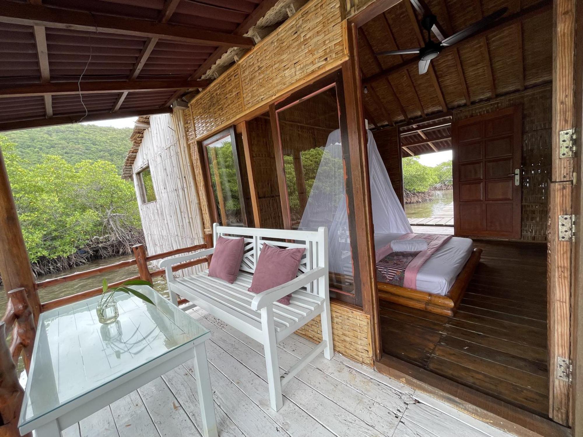 Floating Paradise Karimunjawa-Inseln Exterior foto