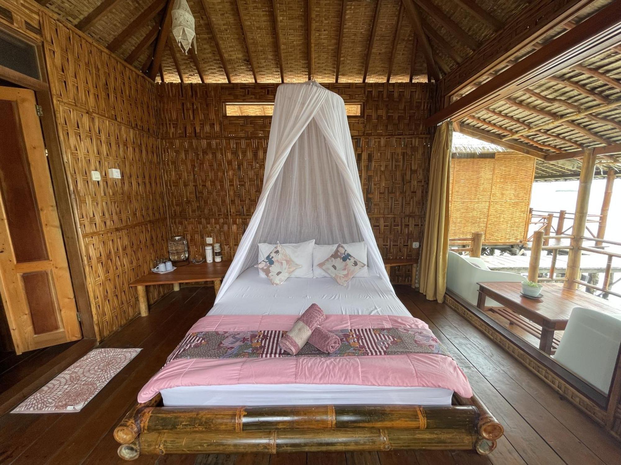 Floating Paradise Karimunjawa-Inseln Exterior foto